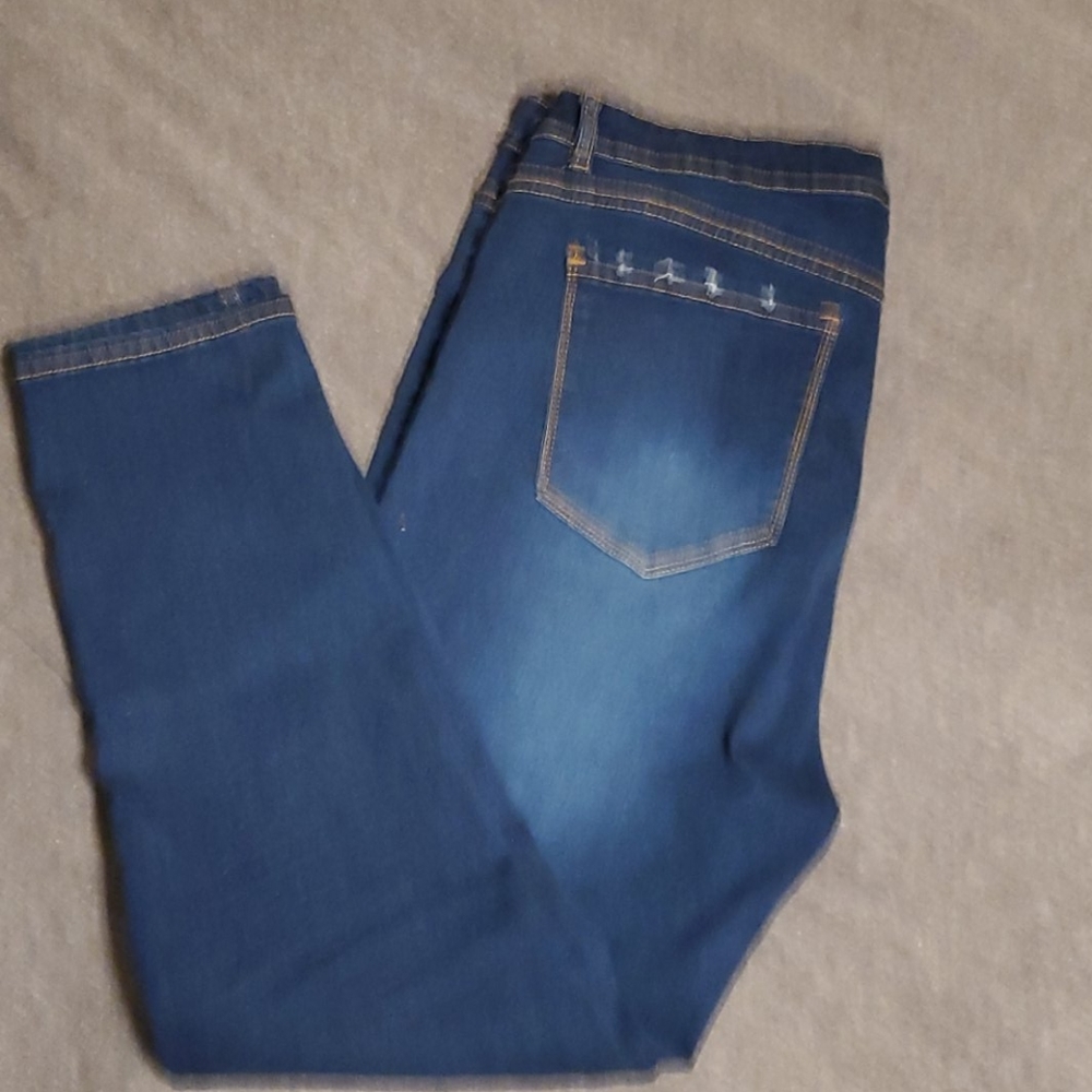 Jeans - Picture 3 of 4